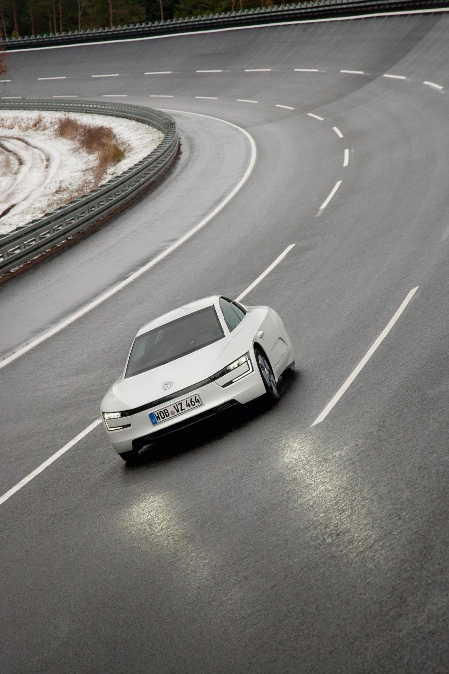  Volkswagen XL1 2013 года  (фото 8 из 78)